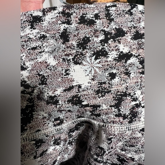 LIKE NEW Athleta Salutation High Rise Jogger | Yoga | Casual | Fall | Cozy - Picture 10 of 14